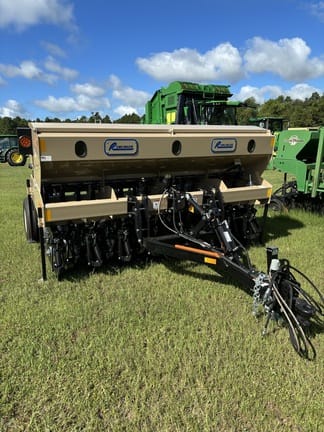 2024 Remlinger 2300 Equipment Image0