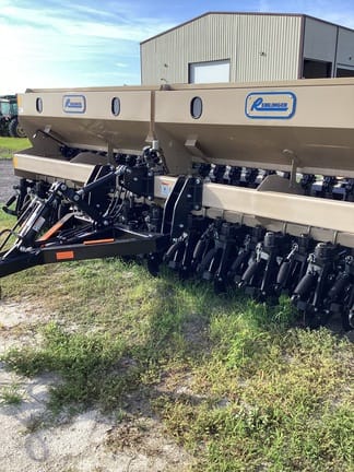 2024 Remlinger 2300 Equipment Image0