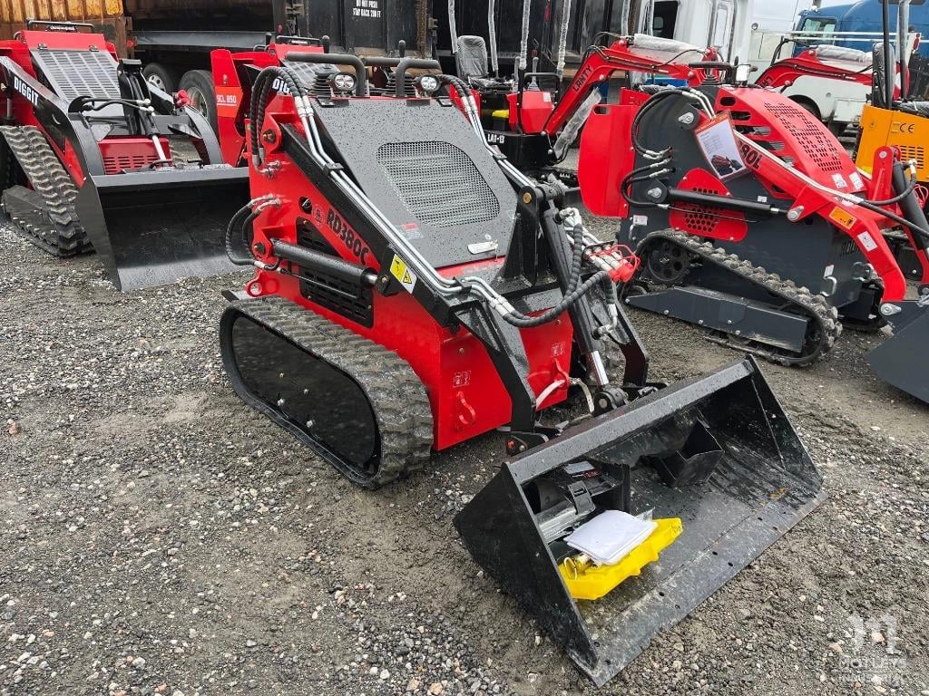 SOLD - 2024 Roda RD380C Lot No. 14186 Construction with 1 Hrs | Tractor ...