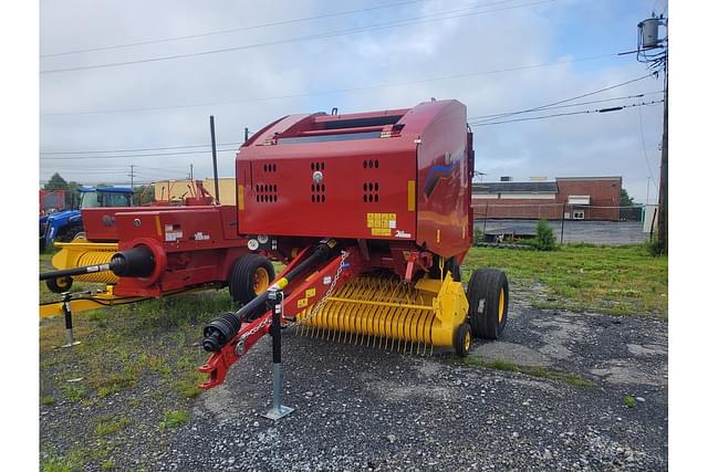 Image of New Holland RB450 equipment image 2
