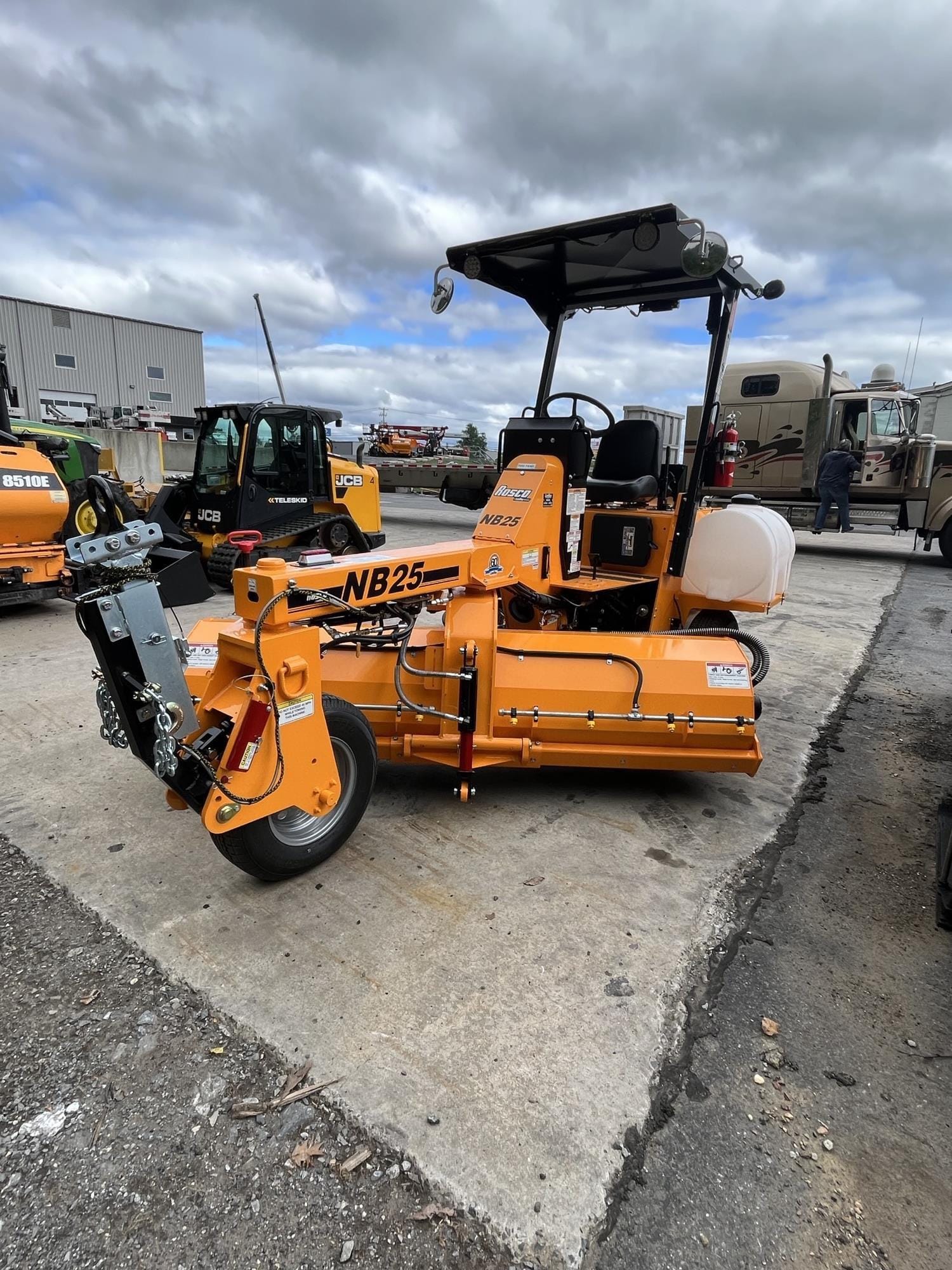 2024 Rosco NB25 Equipment Image0