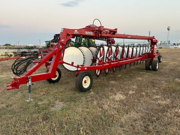 2024 Rowse Ultimate 27 Equipment Image0