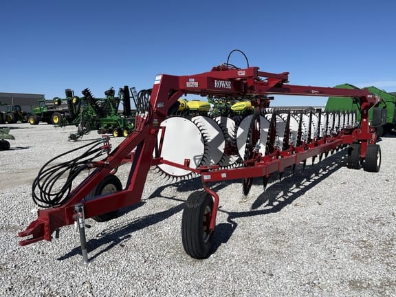 2024 Rowse Ultimate 27 Equipment Image0