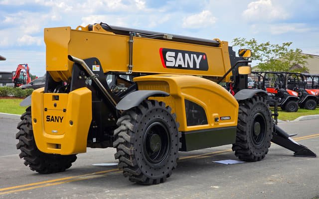 Image of SANY STH1056A equipment image 3