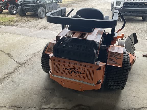 Image of Scag STTII-72V-40BV-EFI equipment image 2