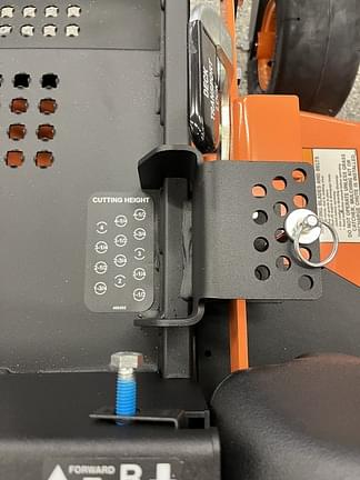 Image of Scag Liberty-Z equipment image 4