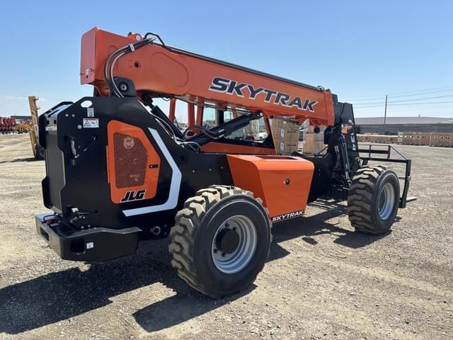 Image of Skytrak 6034 equipment image 2