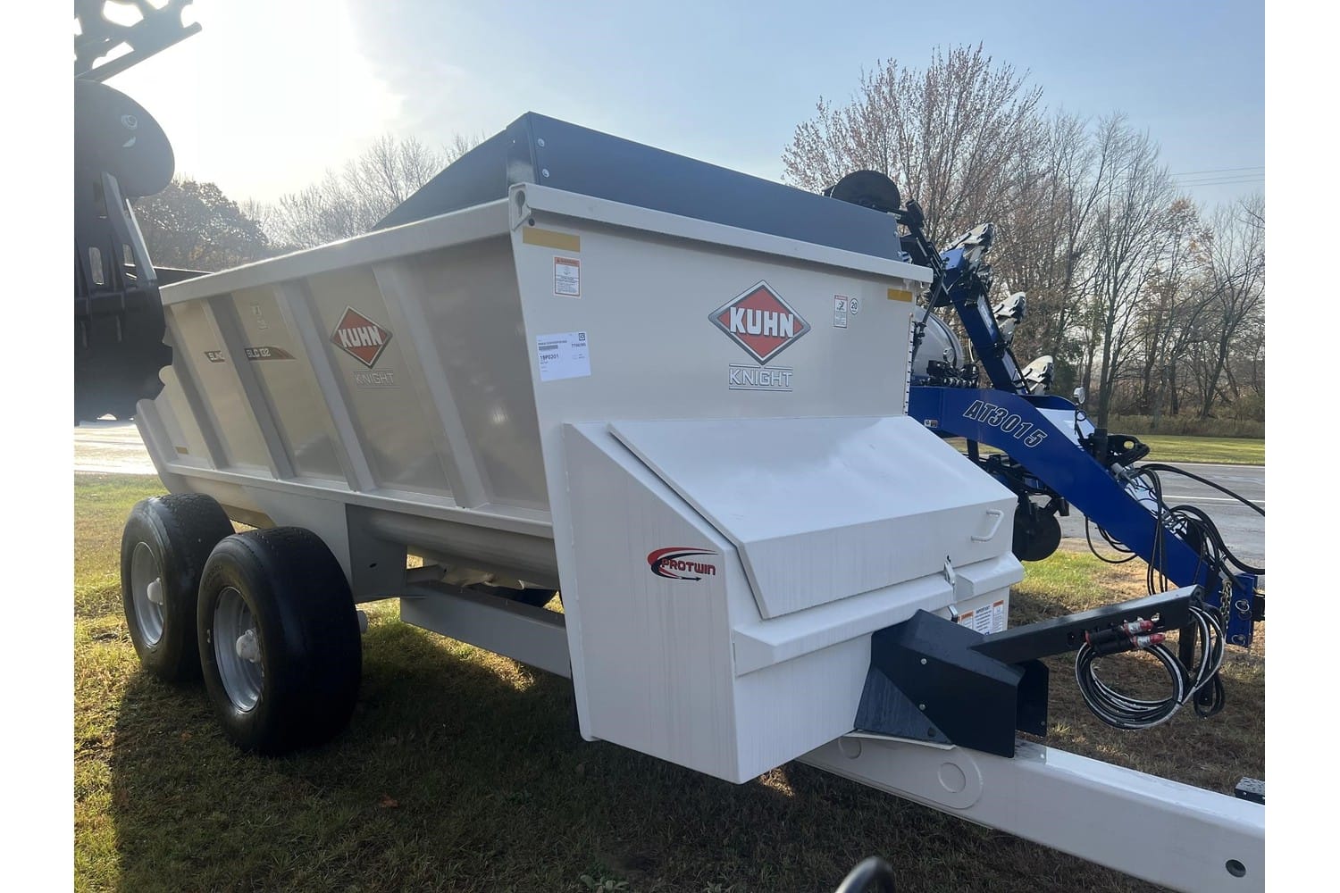 2024 Kuhn Knight SLC132 Equipment Image0