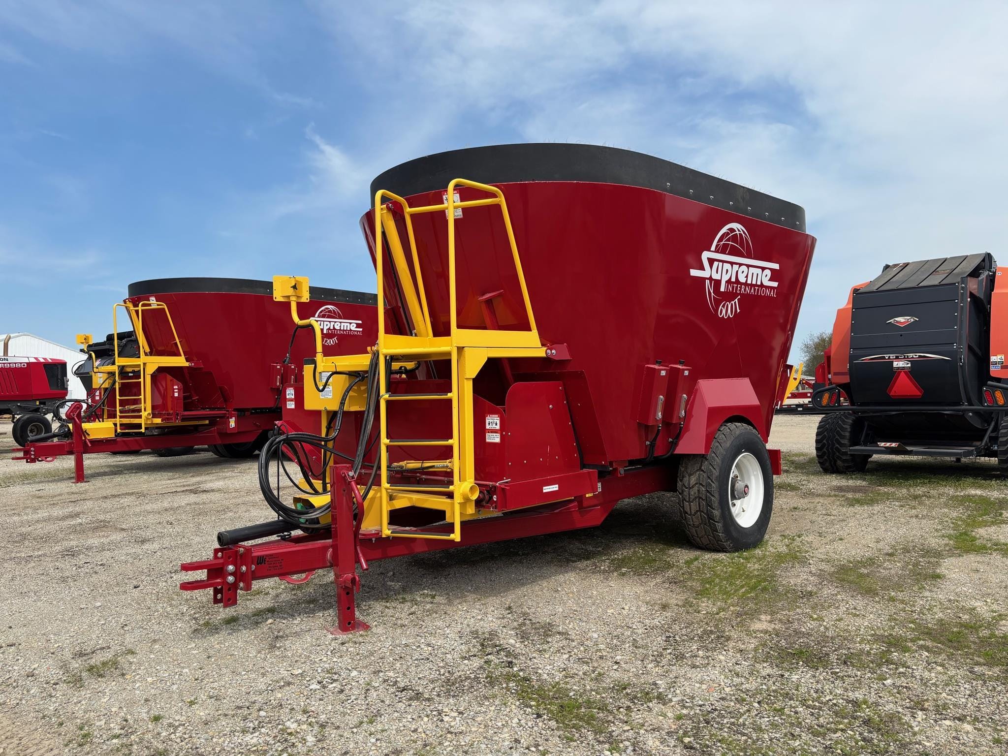 2024 Supreme 600T Equipment Image0