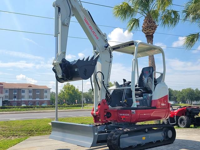 Image of Takeuchi TB235-2 equipment image 3