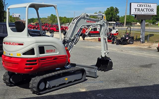 Image of Takeuchi TB235-2 equipment image 3