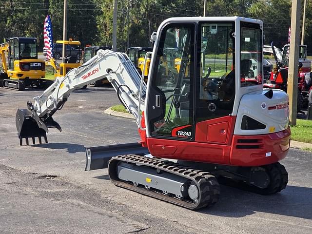 Image of Takeuchi TB240 equipment image 1