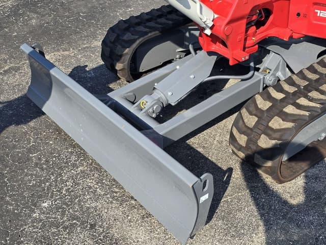 Image of Takeuchi TB240 equipment image 4