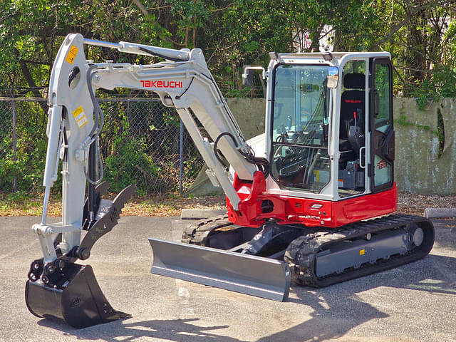 Image of Takeuchi TB350R equipment image 1