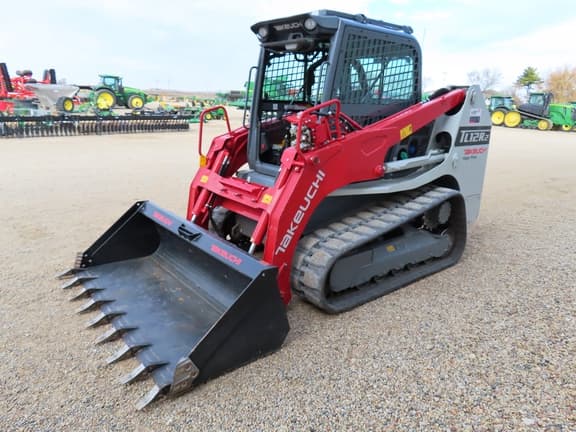 Image of Takeuchi TL12R2 equipment image 4