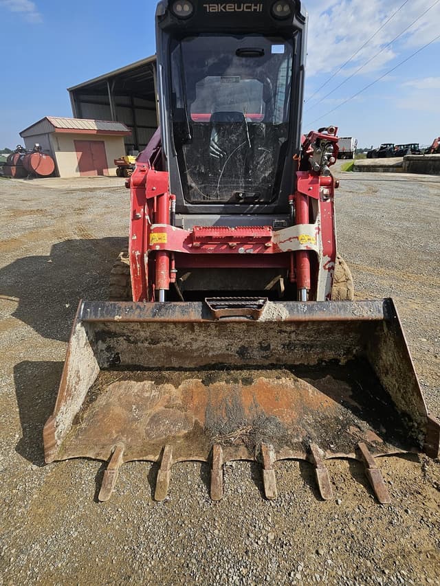 Image of Takeuchi TL12V2 equipment image 3