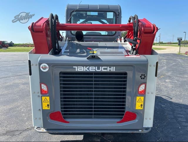 Image of Takeuchi TL12V2 equipment image 3