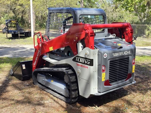 Image of Takeuchi TL10V2 equipment image 2