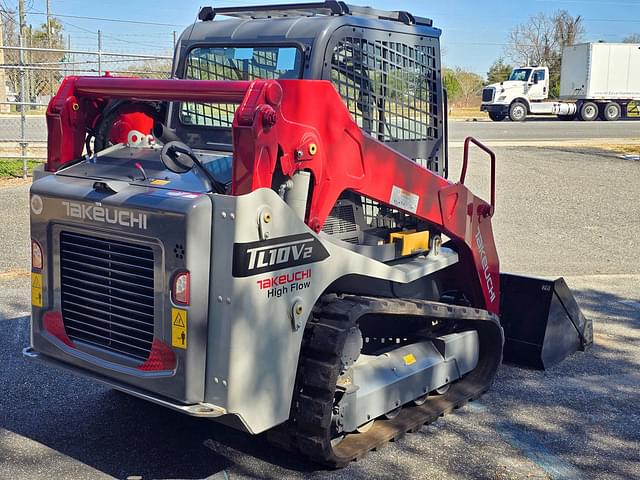 Image of Takeuchi TL10V2 equipment image 3