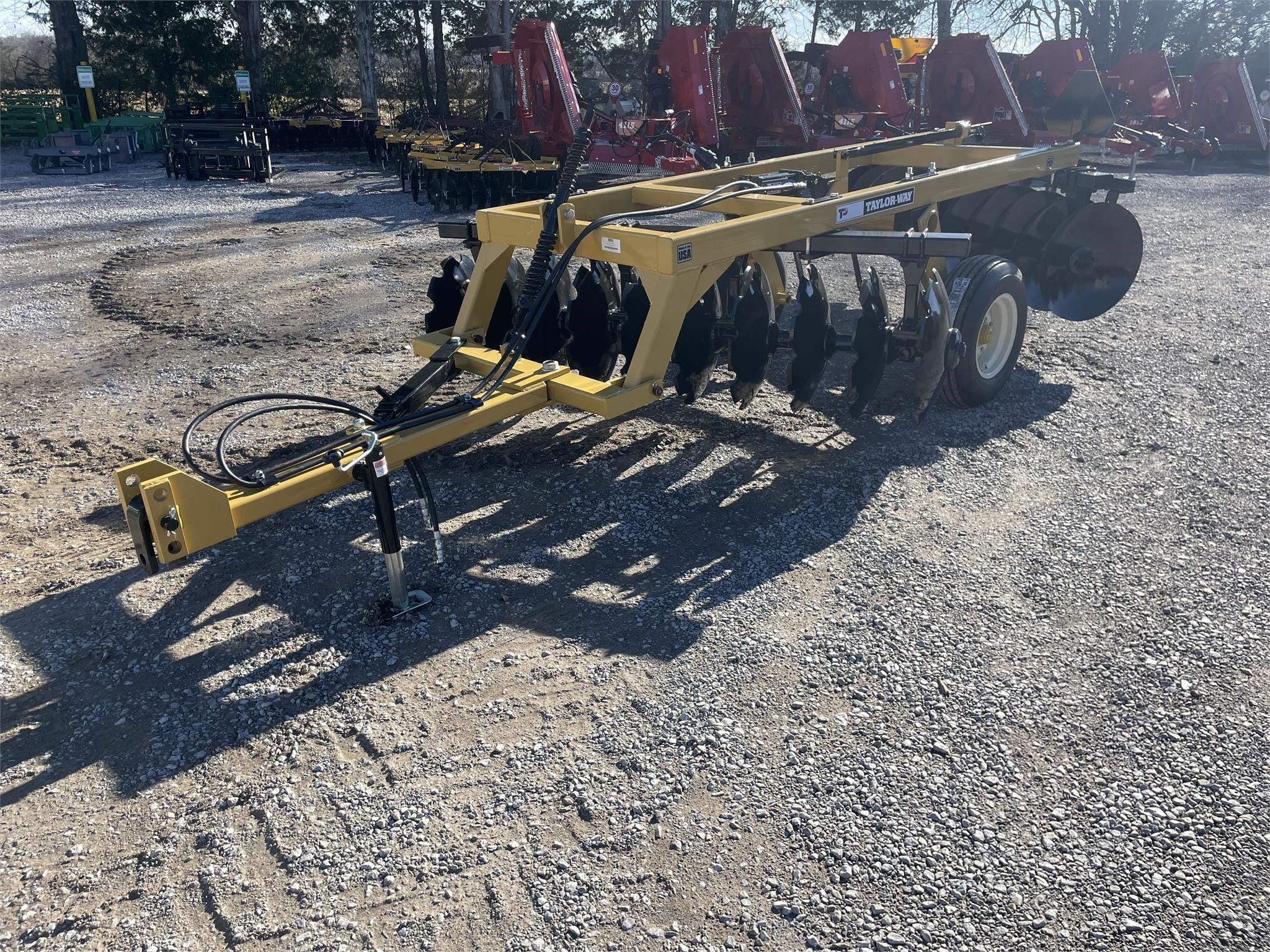 2024 Taylor-Way 670 Equipment Image0