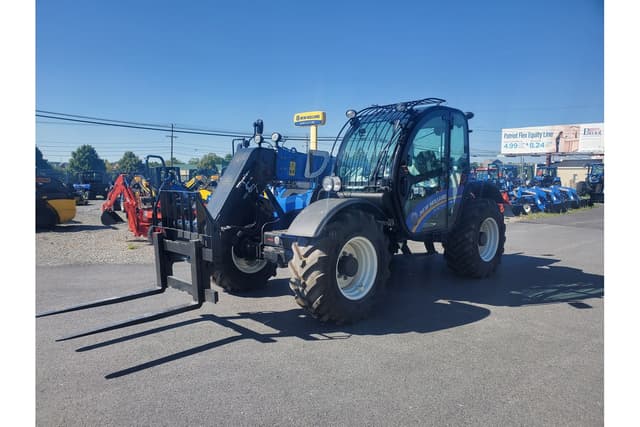 Image of New Holland TH7.42 Plus equipment image 2