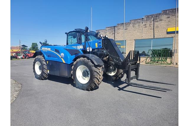 Image of New Holland TH7.42 Plus equipment image 3