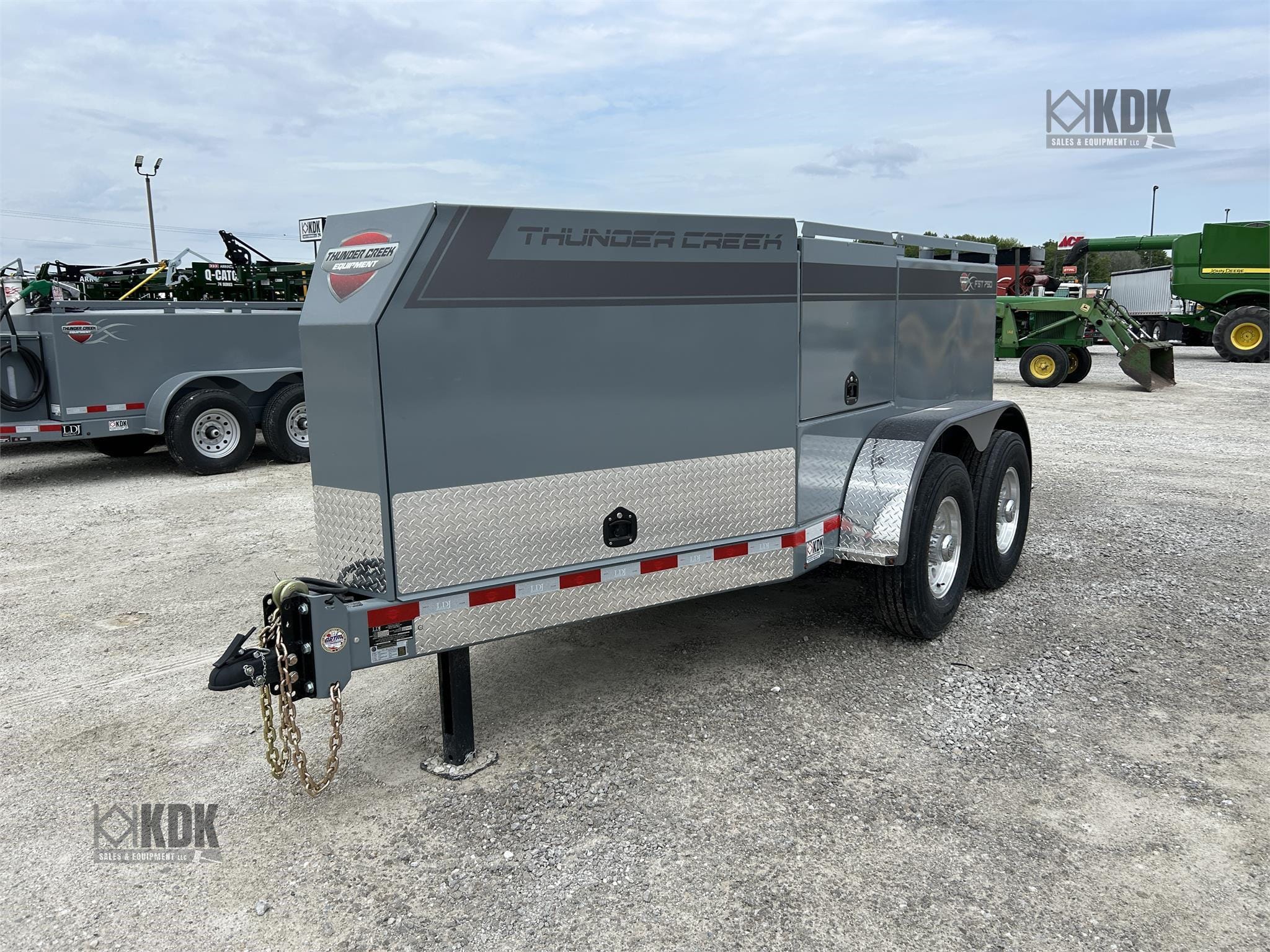 2024 Thunder Creek FST750 Equipment Image0
