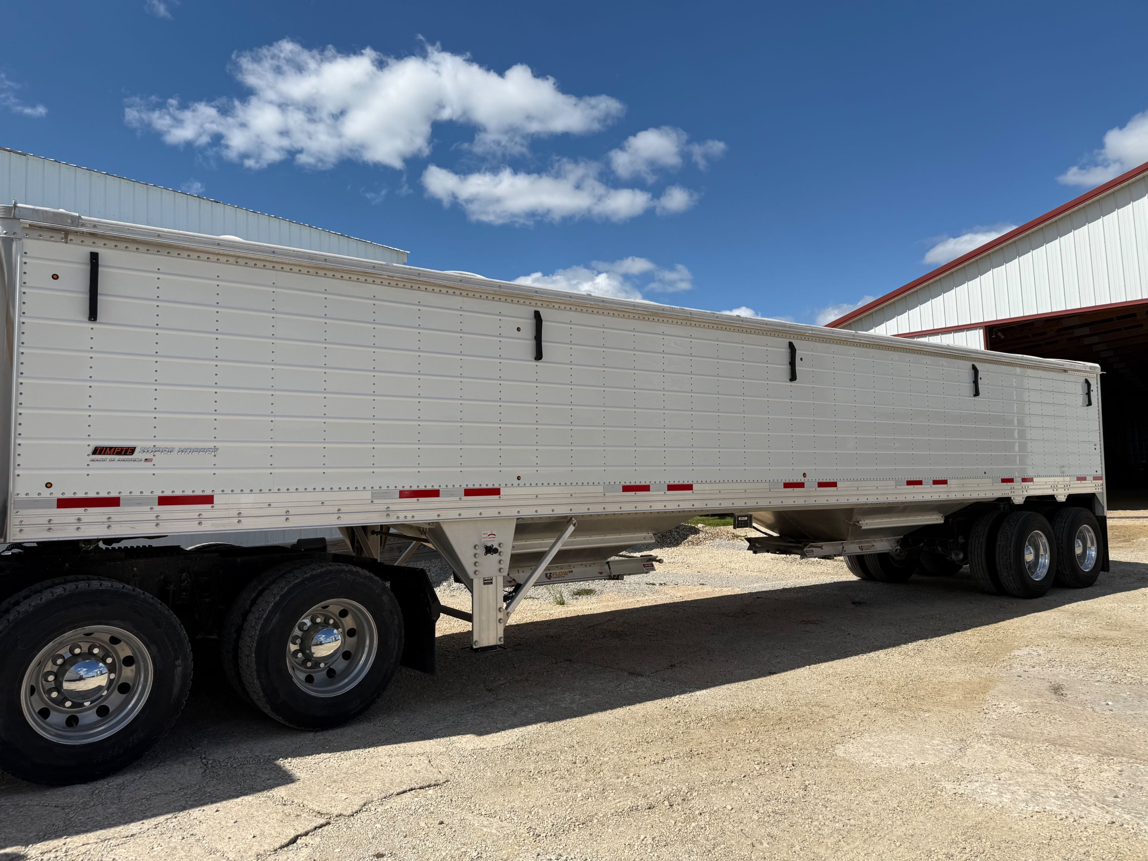 2024 Timpte Super Hopper Equipment Image0