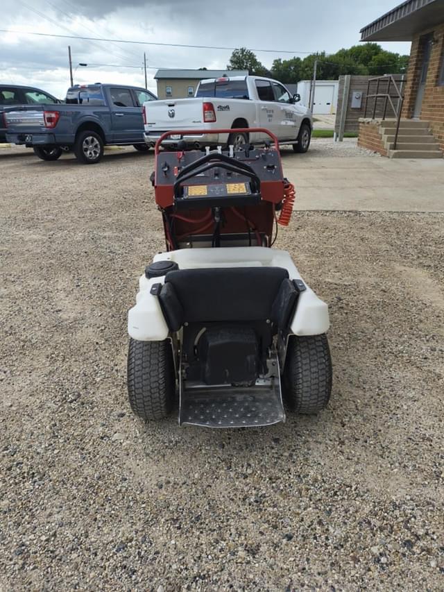 Image of Toro Stand-On Spray Master Lean-to-Steer equipment image 3