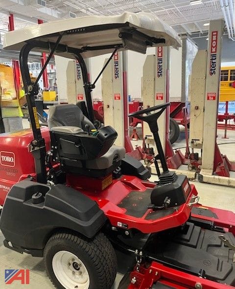 2024 Toro Groundsmaster 3200 Equipment Image0