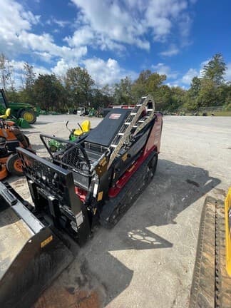 Image of Toro Dingo TXL2000 equipment image 4