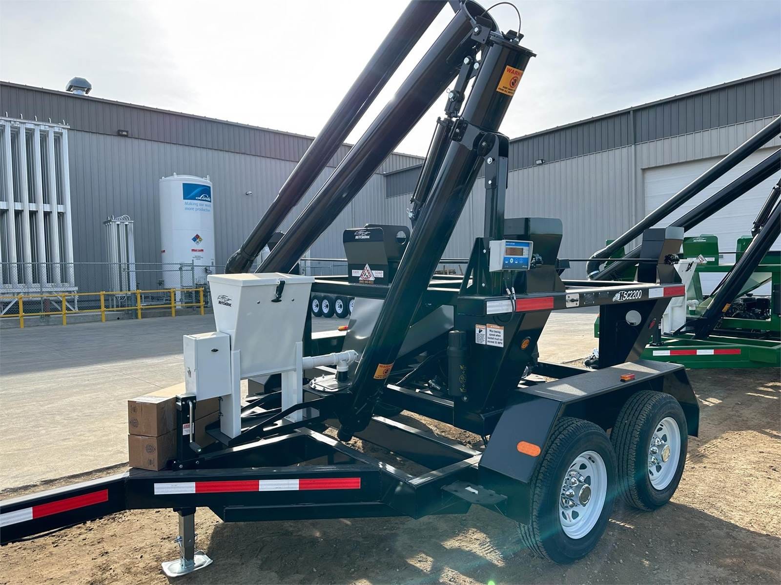 2024 Travis Seed Cart Equipment Image0