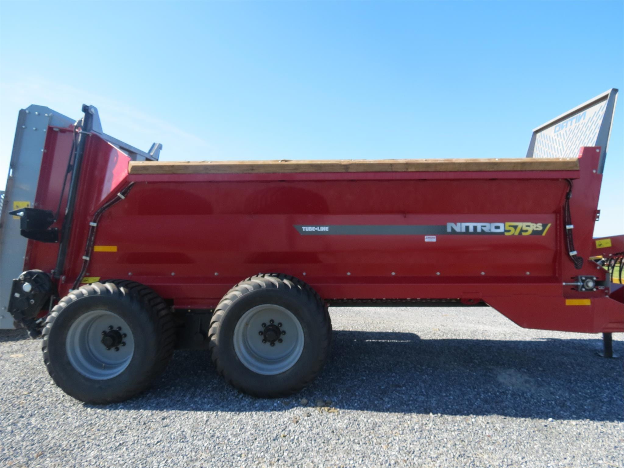 2024 Tube-Line Nitro 575RS Equipment Image0