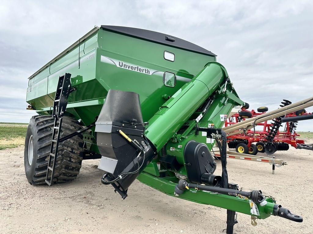 2024 Unverferth 1320 Equipment Image0