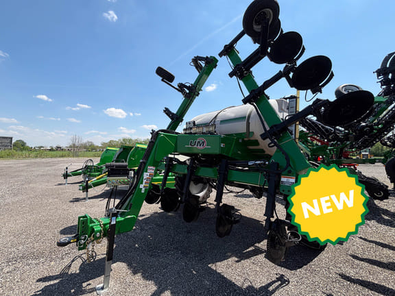 2024 Unverferth Nutrimax 1000 Equipment Image0