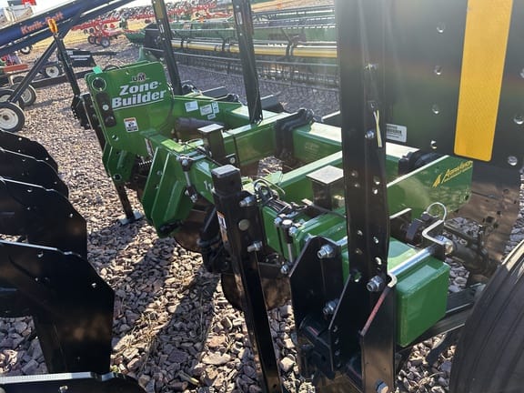 2024 Unverferth 112 Equipment Image0