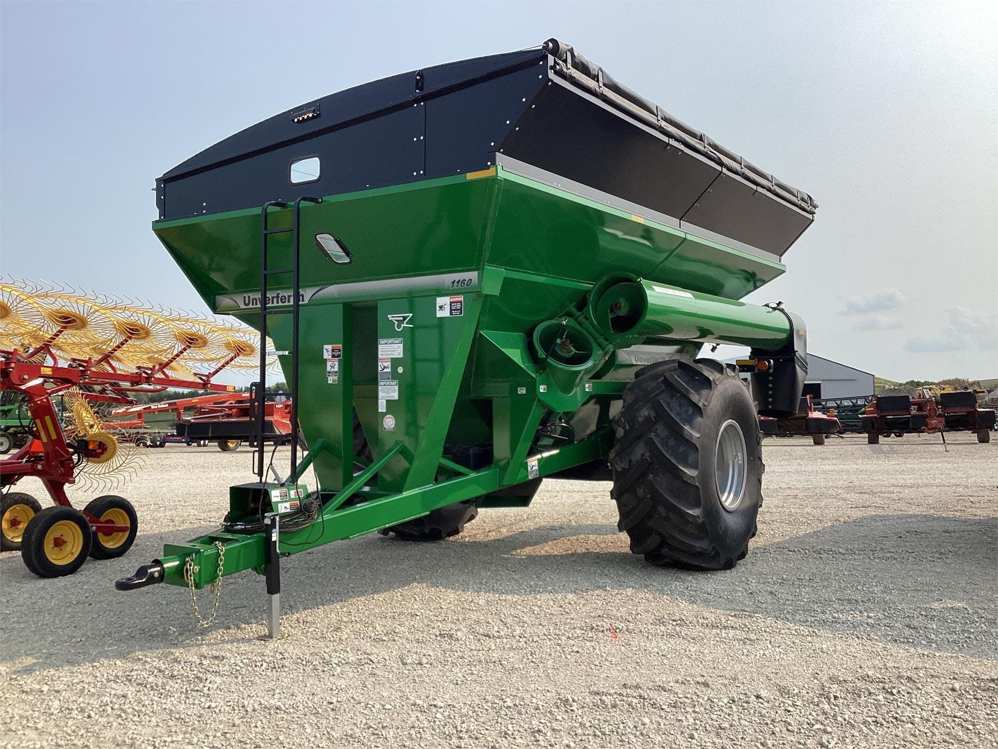 2024 Unverferth 1160 Equipment Image0