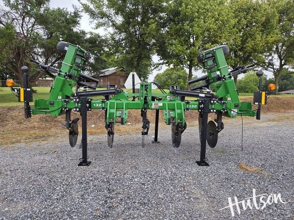 2024 Unverferth Zone-Builder 132 Equipment Image0