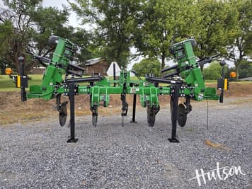 Main image Unverferth Zone-Builder 132