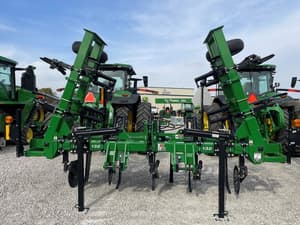 2024 Unverferth Zone-Builder 132 Image