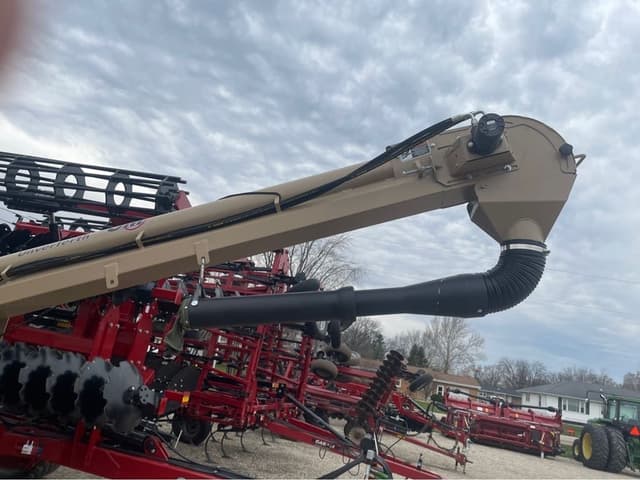 Image of Unverferth Seed Pro 210 equipment image 4