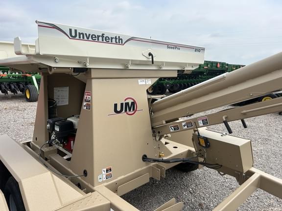 Image of Unverferth Seed Pro 210 equipment image 2
