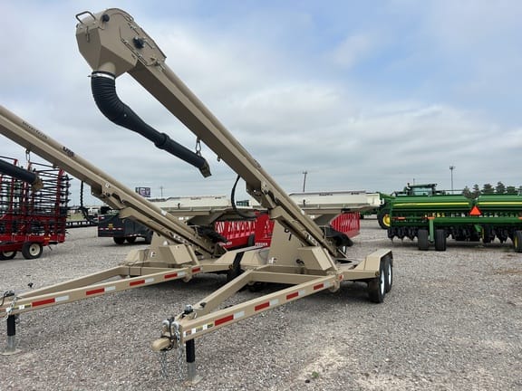 2024 Unverferth Seed Pro 210 Equipment Image0