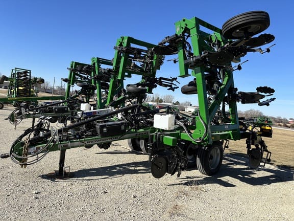 2024 Unverferth 2500 Equipment Image0