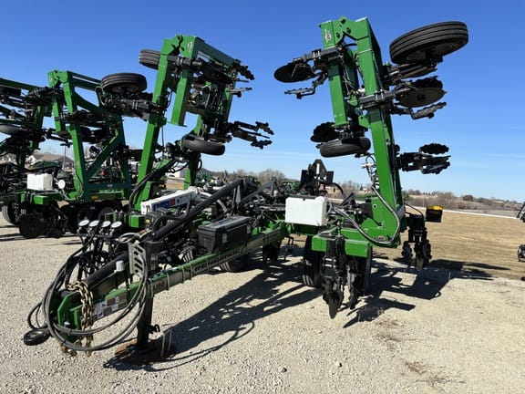 2024 Unverferth 2500 Equipment Image0