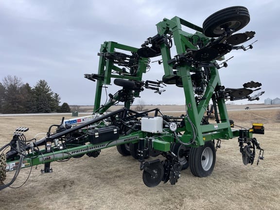 2024 Unverferth 2500 Equipment Image0