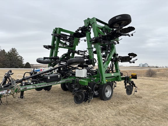 2024 Unverferth 2500 Equipment Image0