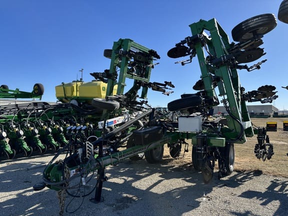 2024 Unverferth 2500 Equipment Image0