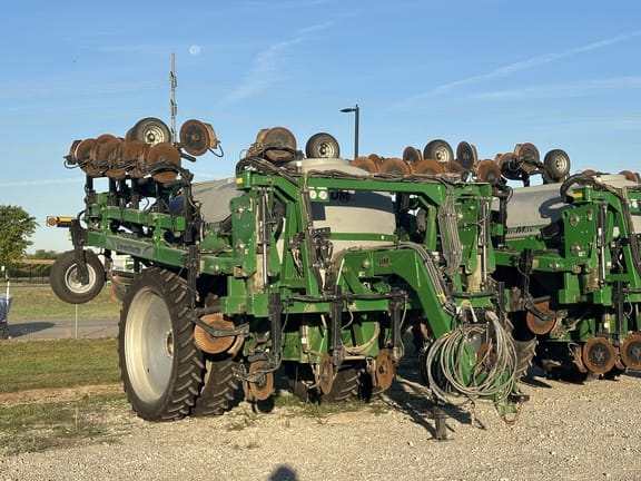 2024 Unverferth Nutrimax 2600 Equipment Image0