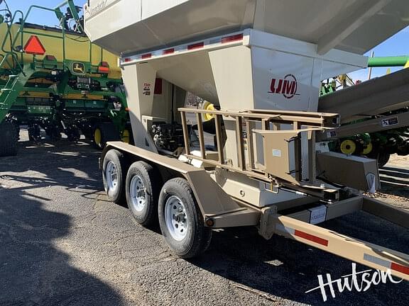 Image of Unverferth Seed Runner 3755XL equipment image 2
